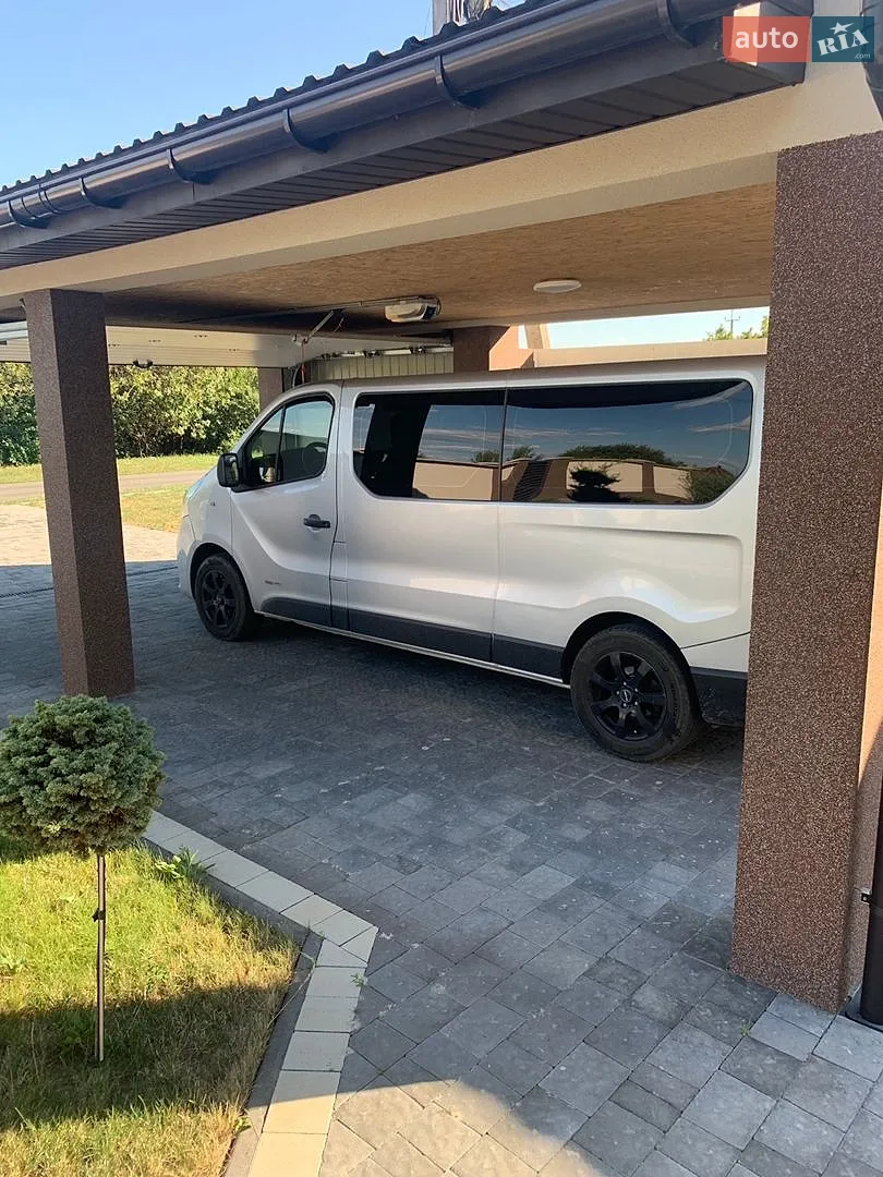 2017 Renault Trafic - мініатюра 2