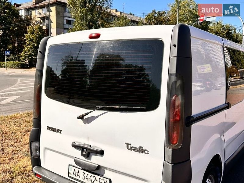 Вантажопасажирський фургон Renault Trafic 2003 в Києві