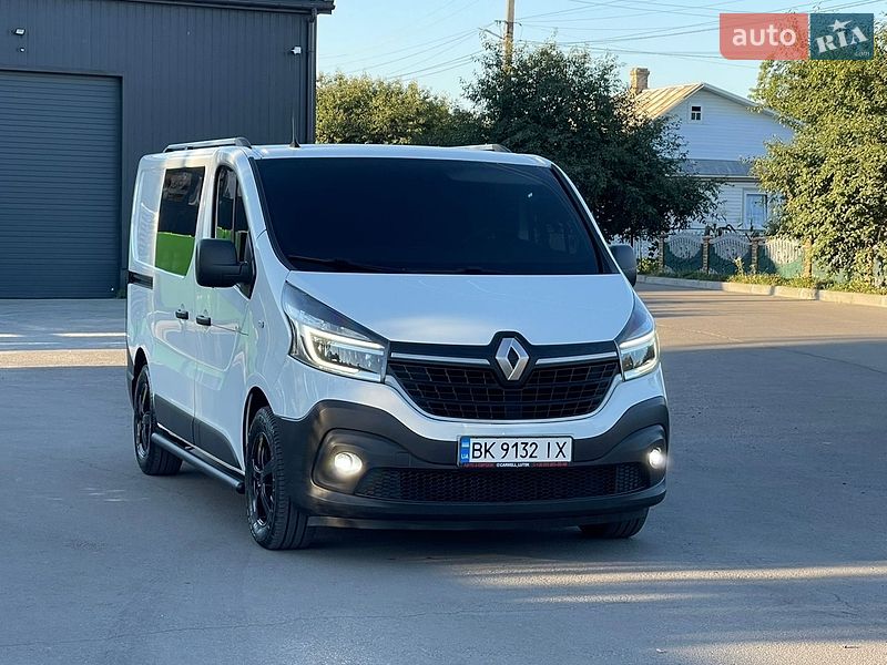 Минивэн Renault Trafic 2020 в Млинове