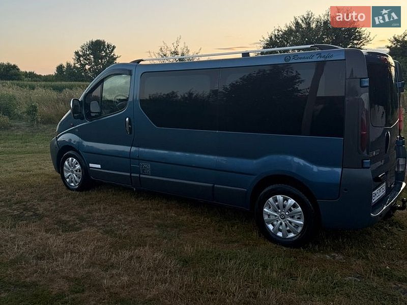 Минивэн Renault Trafic 2005 в Недригайлове