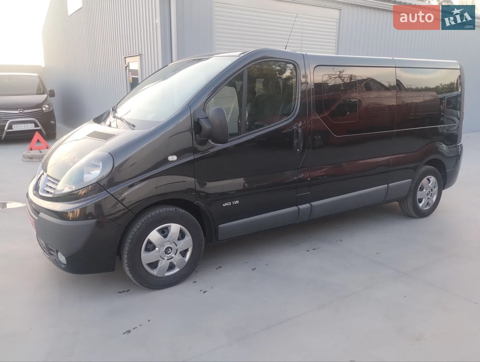 2011 Renault Trafic - мініатюра 2