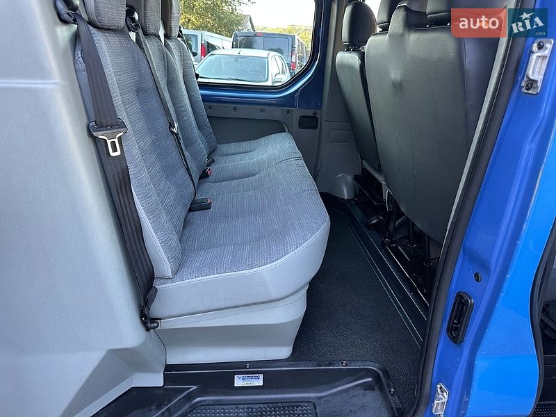 Вантажопасажирський фургон Renault Trafic 2009 в Івано-Франківську