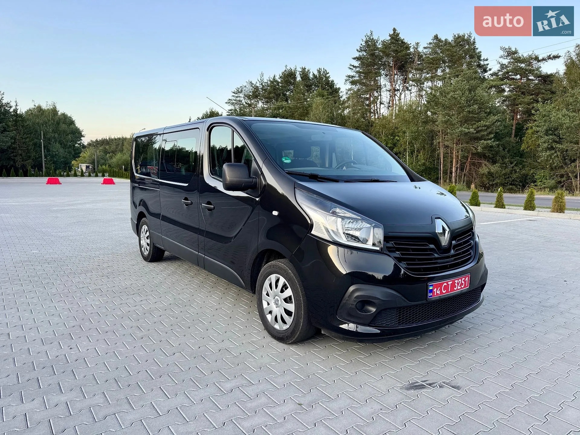 2017 Renault Trafic - мініатюра 3