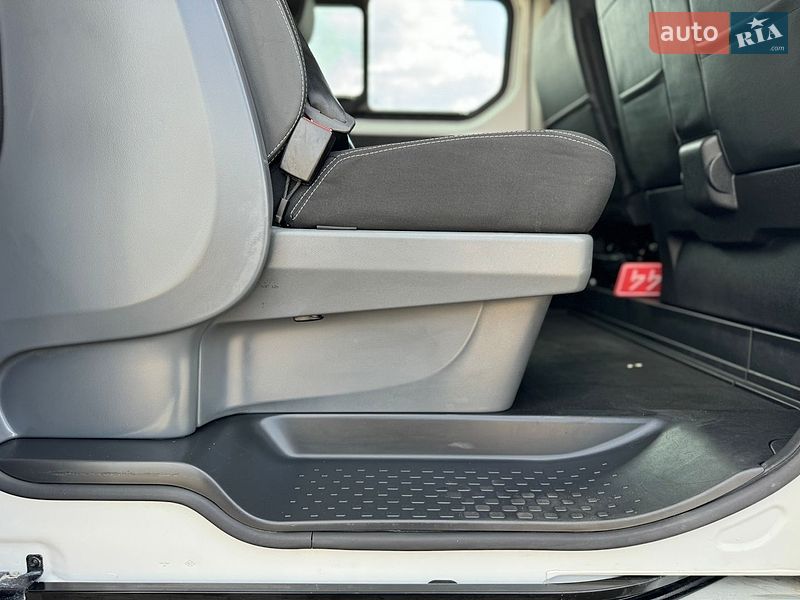 Грузопассажирский фургон Renault Trafic 2020 в Киеве