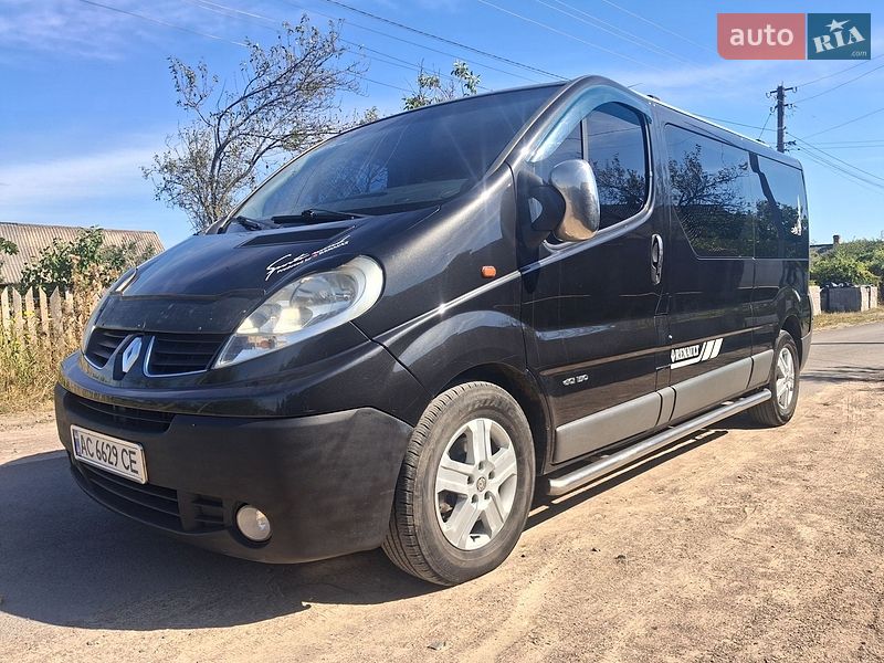 Мінівен Renault Trafic 2006 в Сарнах