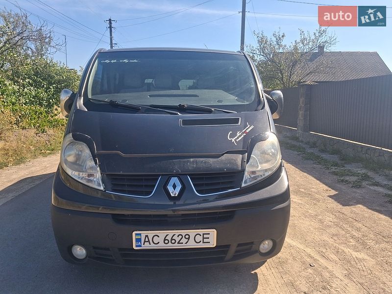 Мінівен Renault Trafic 2006 в Сарнах