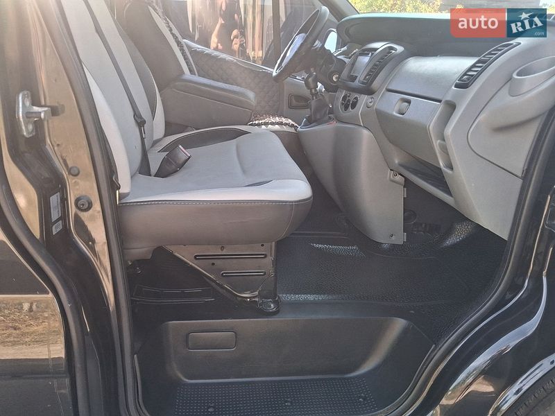 Мінівен Renault Trafic 2006 в Сарнах