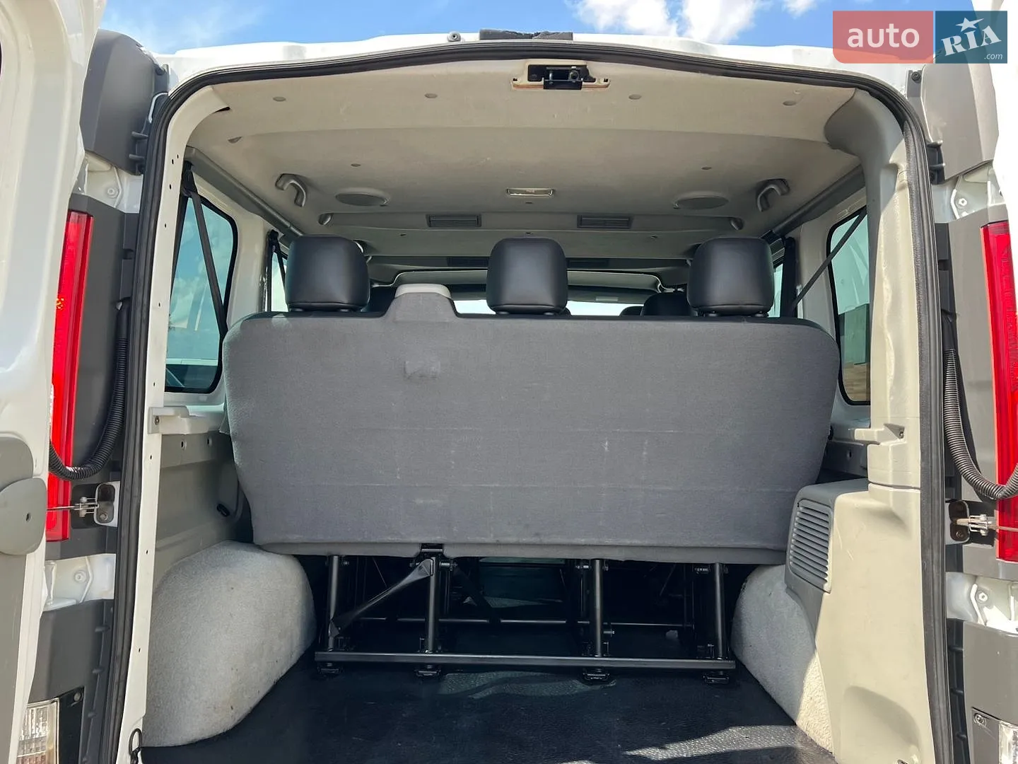 2012 Renault Trafic - мініатюра 48