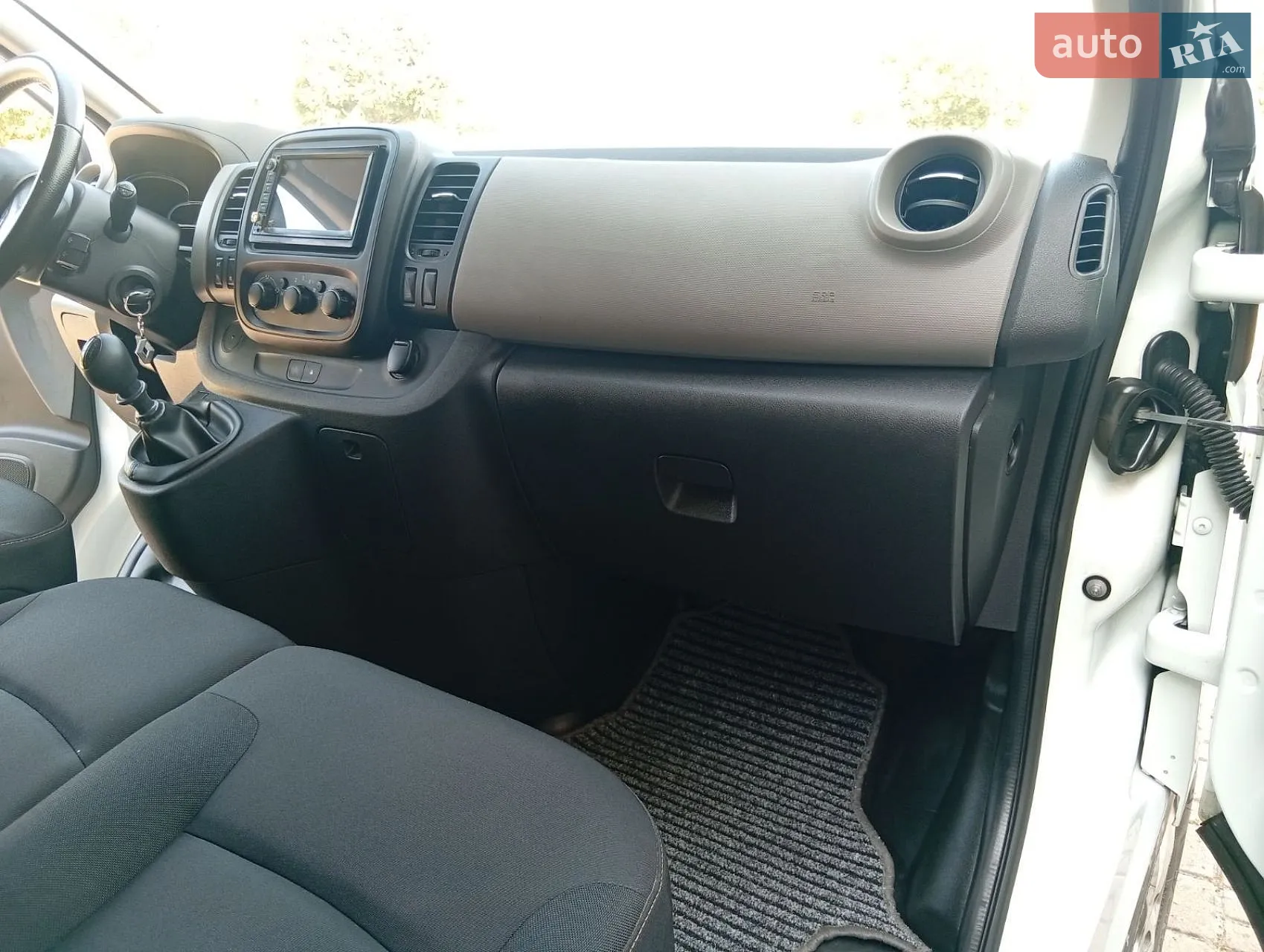 2015 Renault Trafic - мініатюра 14
