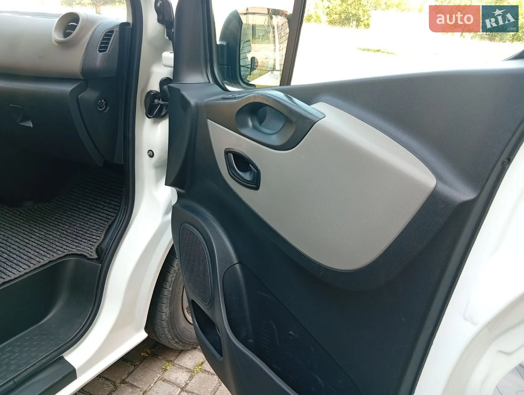 2015 Renault Trafic - мініатюра 16