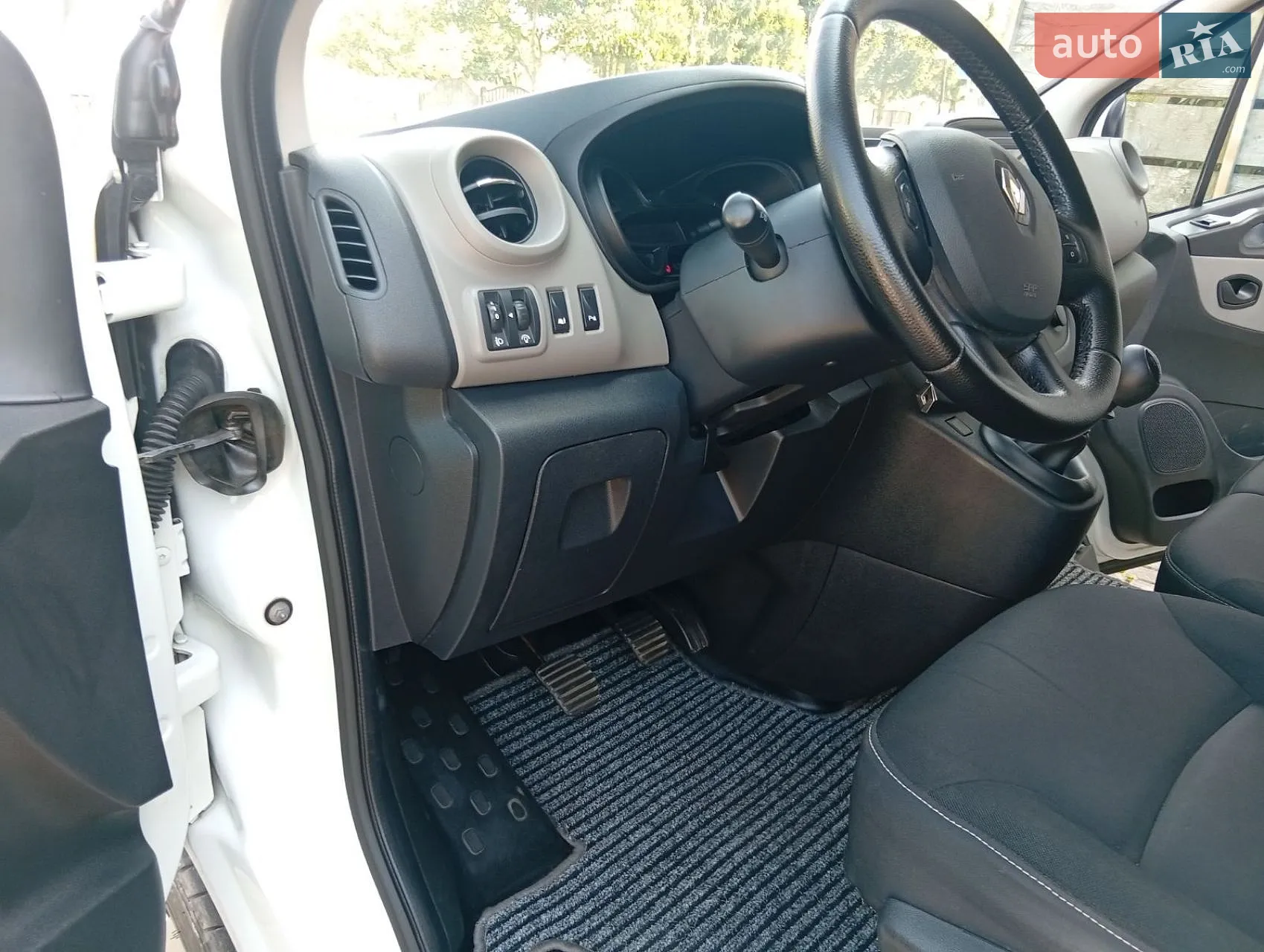 2015 Renault Trafic - мініатюра 18