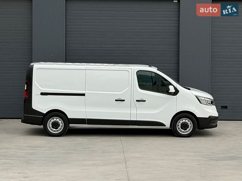 Вантажний фургон Renault Trafic 2023 в Дубні