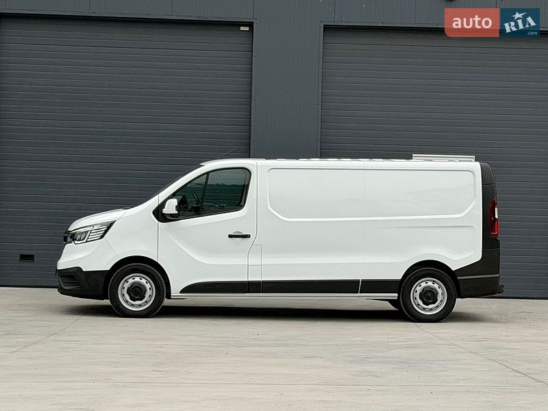 Вантажний фургон Renault Trafic 2023 в Дубні