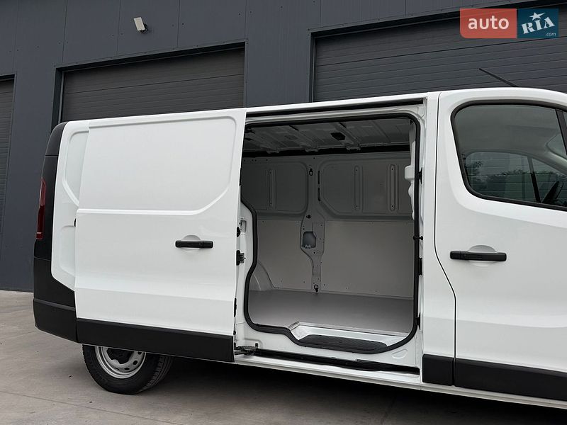 Вантажний фургон Renault Trafic 2023 в Дубні