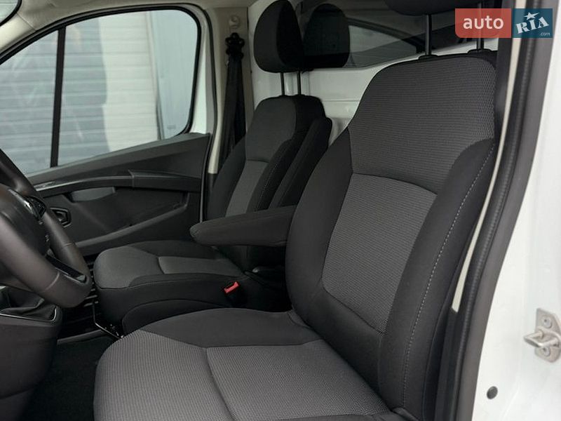 Вантажний фургон Renault Trafic 2023 в Дубні