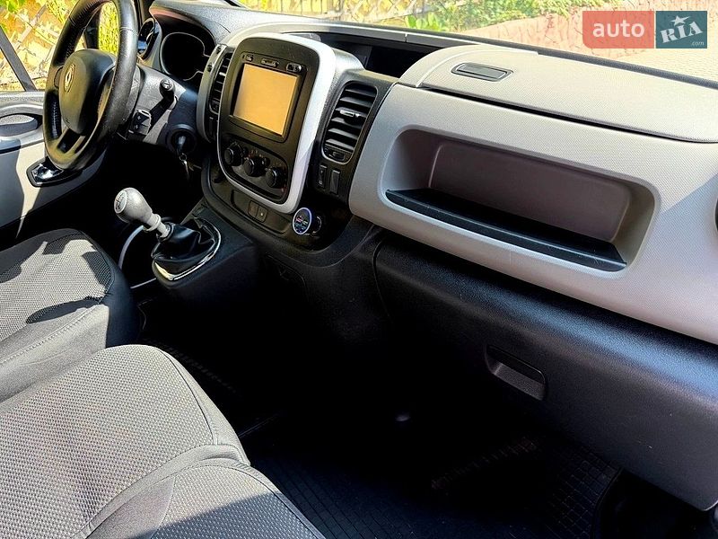 Минивэн Renault Trafic 2015 в Хмельницком