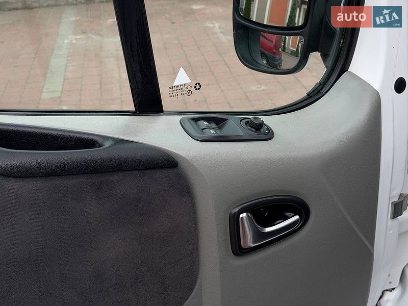 Мінівен Renault Trafic 2013 в Стрию фото 57 Мінівен Renault Trafic 2013 в Стрию