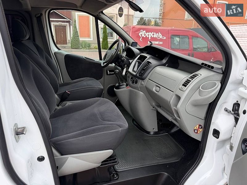 Мінівен Renault Trafic 2013 в Стрию фото 59 Мінівен Renault Trafic 2013 в Стрию