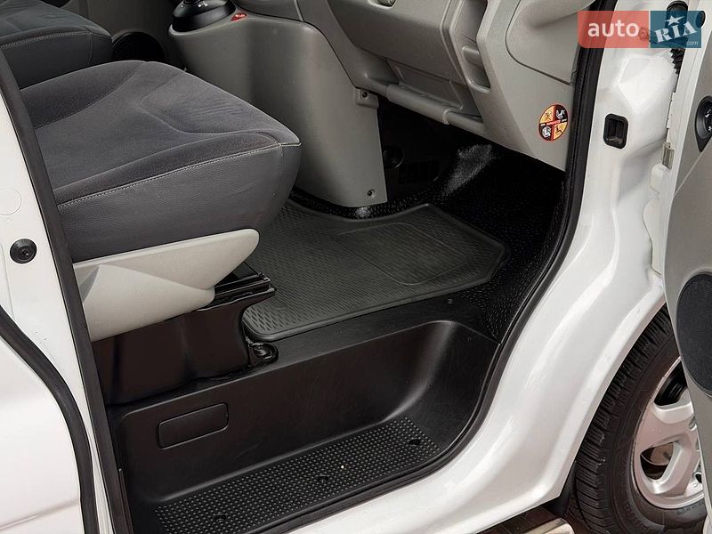 Мінівен Renault Trafic 2013 в Стрию фото 65 Мінівен Renault Trafic 2013 в Стрию