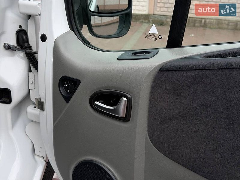 Мінівен Renault Trafic 2013 в Стрию фото 68 Мінівен Renault Trafic 2013 в Стрию