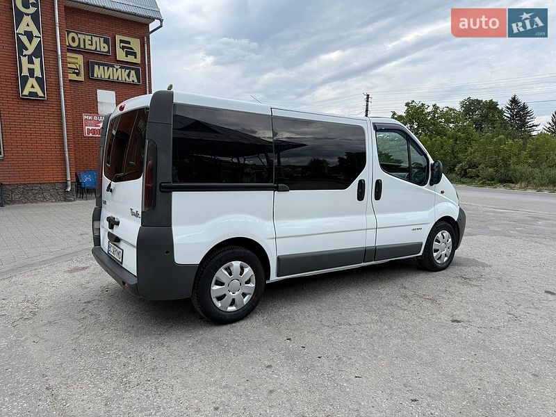 Мінівен Renault Trafic 2004 в Кременці