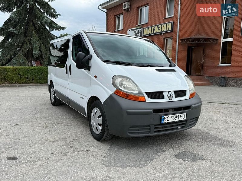 Мінівен Renault Trafic 2004 в Кременці