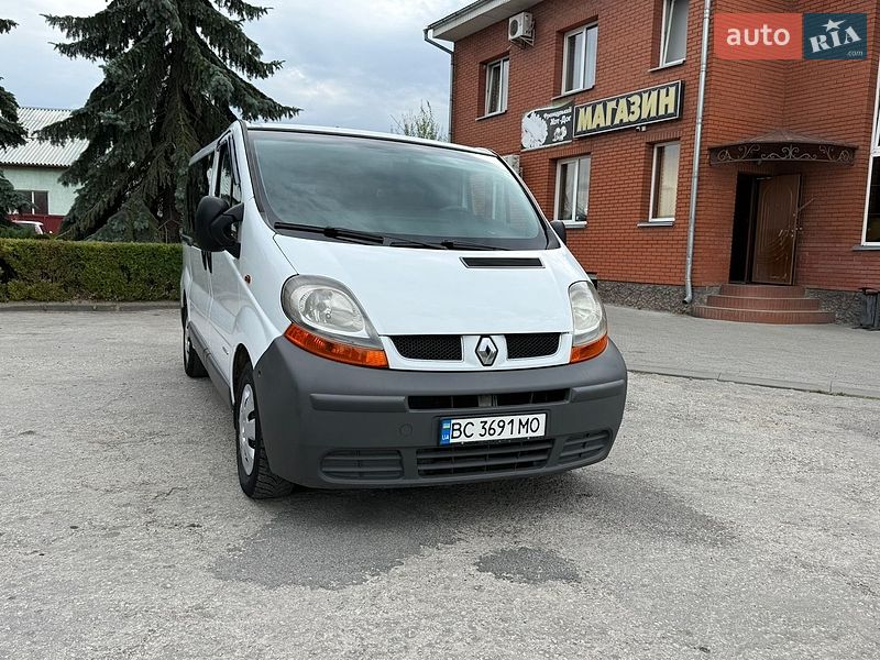 Мінівен Renault Trafic 2004 в Кременці