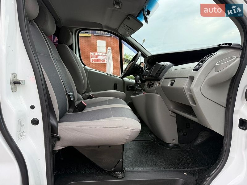 Мінівен Renault Trafic 2004 в Кременці