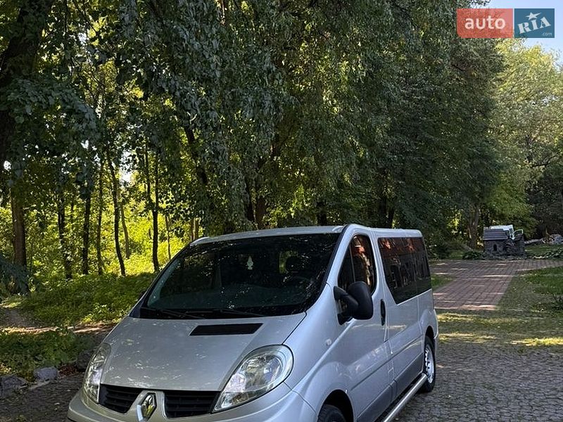 Минивэн Renault Trafic 2011 в Казатине
