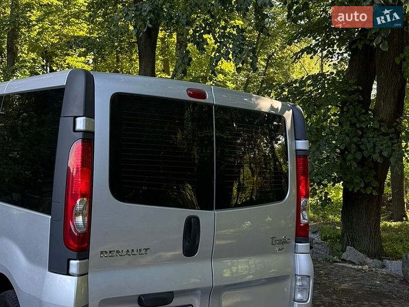 Минивэн Renault Trafic 2011 в Казатине