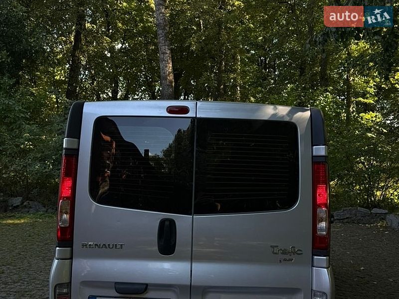 Минивэн Renault Trafic 2011 в Казатине