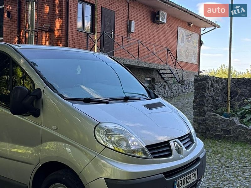 Минивэн Renault Trafic 2011 в Казатине