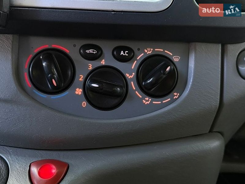 Минивэн Renault Trafic 2011 в Казатине