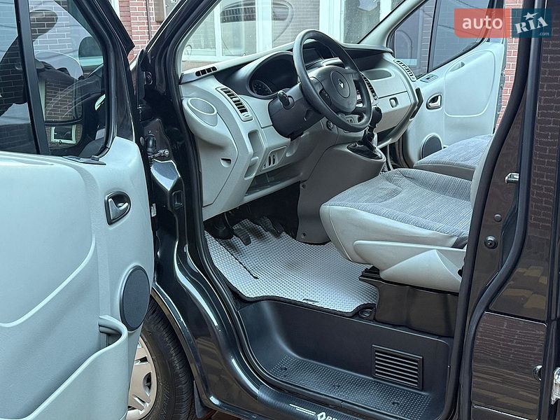 Минивэн Renault Trafic 2011 в Киеве фото 35 Минивэн Renault Trafic 2011 в Киеве
