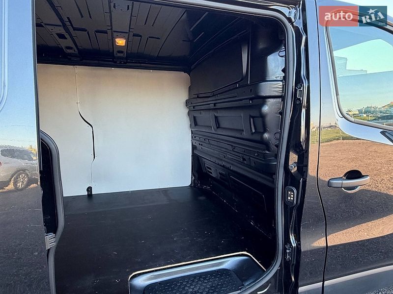Вантажний фургон Renault Trafic 2020 в Львові