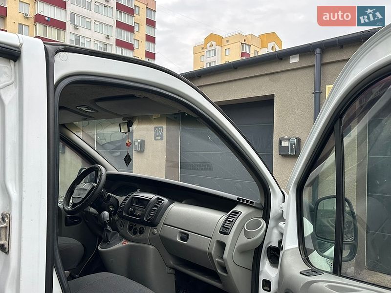 Минивэн Renault Trafic 2006 в Каменец-Подольском фото 16 Минивэн Renault Trafic 2006 в Каменец-Подольском