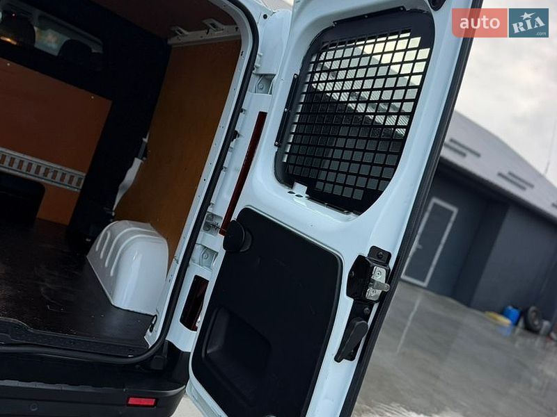 Минивэн Renault Trafic 2022 в Дубно