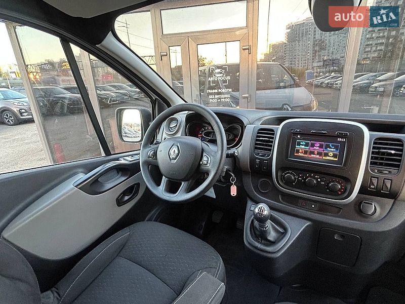 Минивэн Renault Trafic 2017 в Киеве