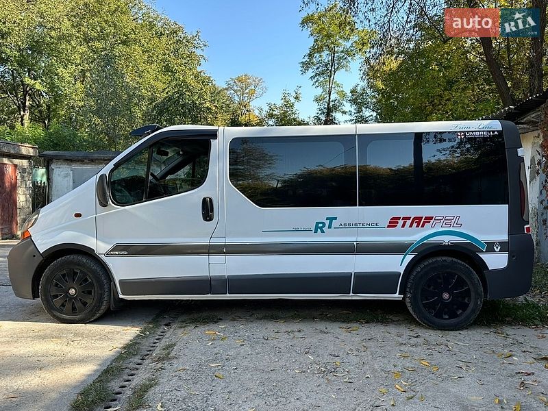 Минивэн Renault Trafic 2004 в Каменец-Подольском