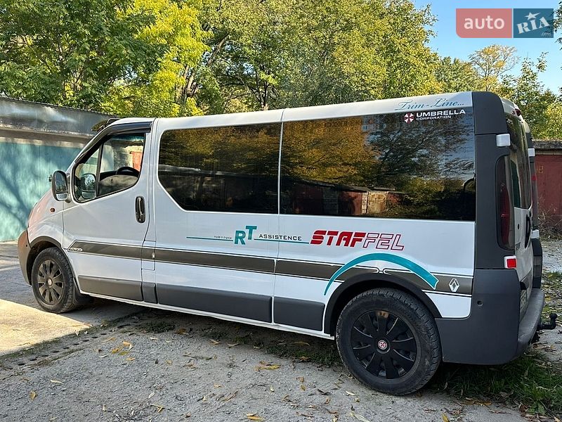 Минивэн Renault Trafic 2004 в Каменец-Подольском
