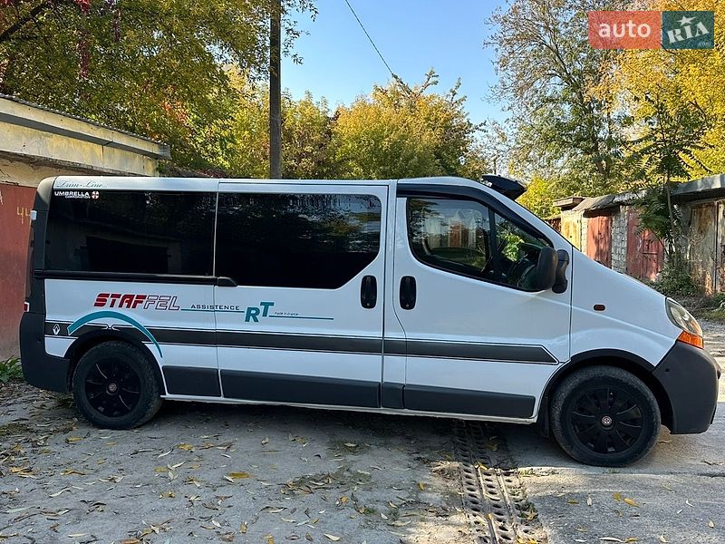 Минивэн Renault Trafic 2004 в Каменец-Подольском