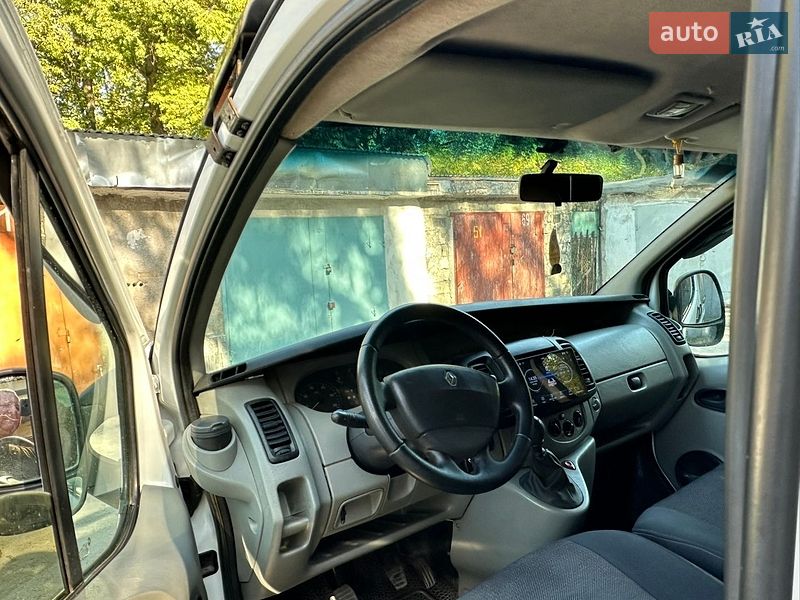 Минивэн Renault Trafic 2004 в Каменец-Подольском