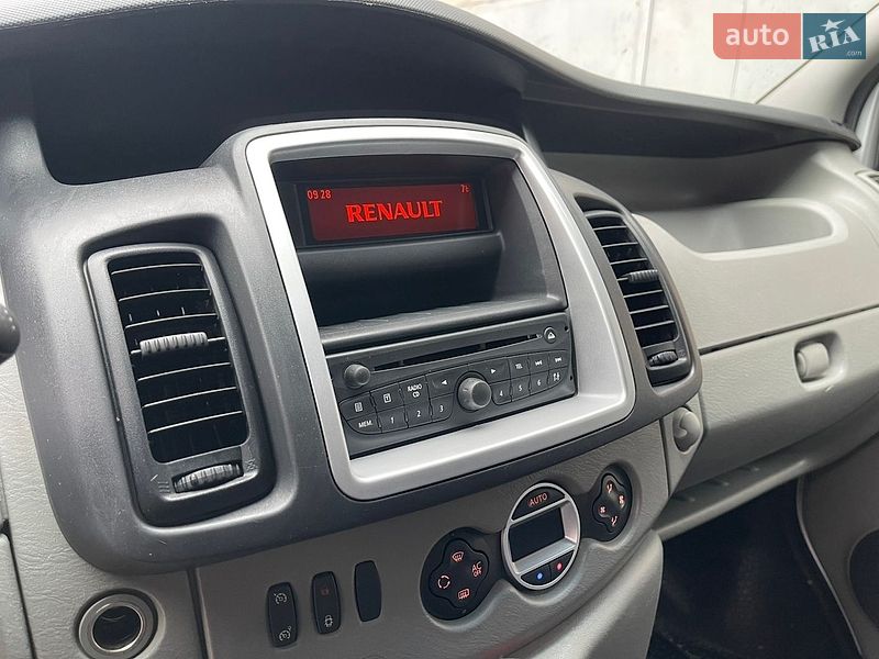 Вантажний фургон Renault Trafic 2014 в Рівному