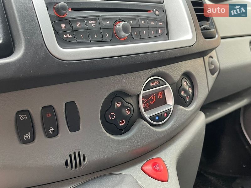Вантажний фургон Renault Trafic 2014 в Рівному