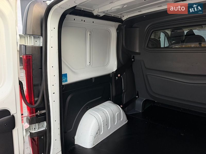 Вантажопасажирський фургон Renault Trafic 2020 в Дубні фото 30 Вантажопасажирський фургон Renault Trafic 2020 в Дубні