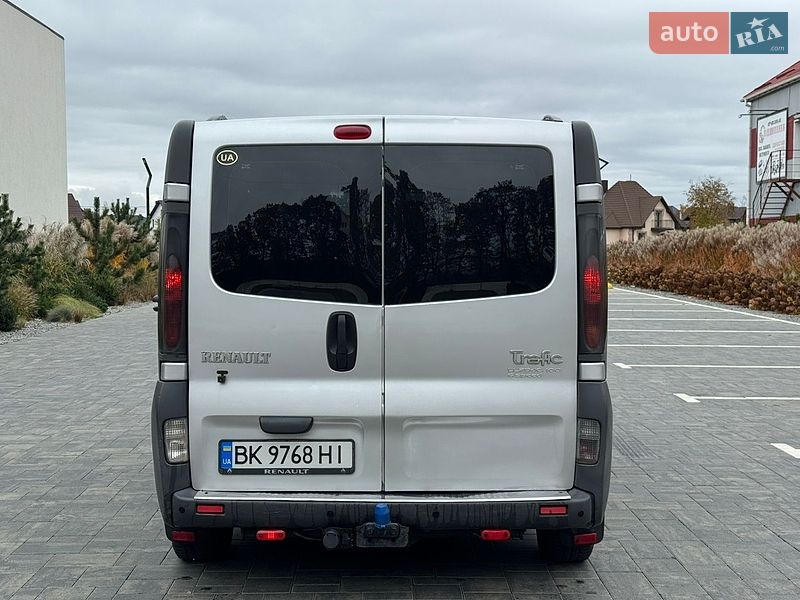 Мінівен Renault Trafic 2005 в Луцьку