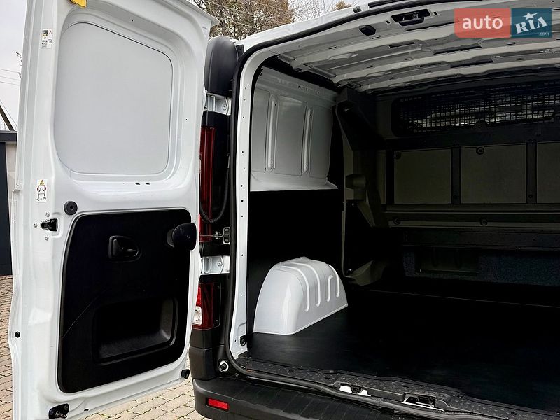 Минивэн Renault Trafic 2023 в Киеве фото 59 Минивэн Renault Trafic 2023 в Киеве