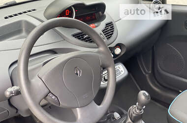 Хэтчбек Renault Twingo 2012 в 
