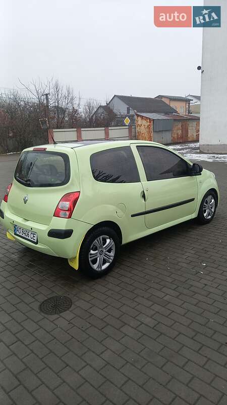 Хэтчбек Renault Twingo 2008 в Хусте