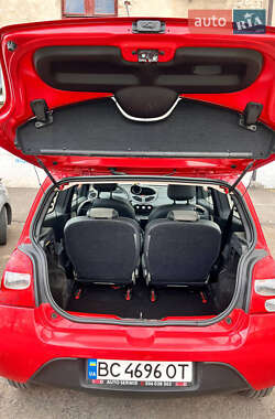 Хэтчбек Renault Twingo 2009 в 